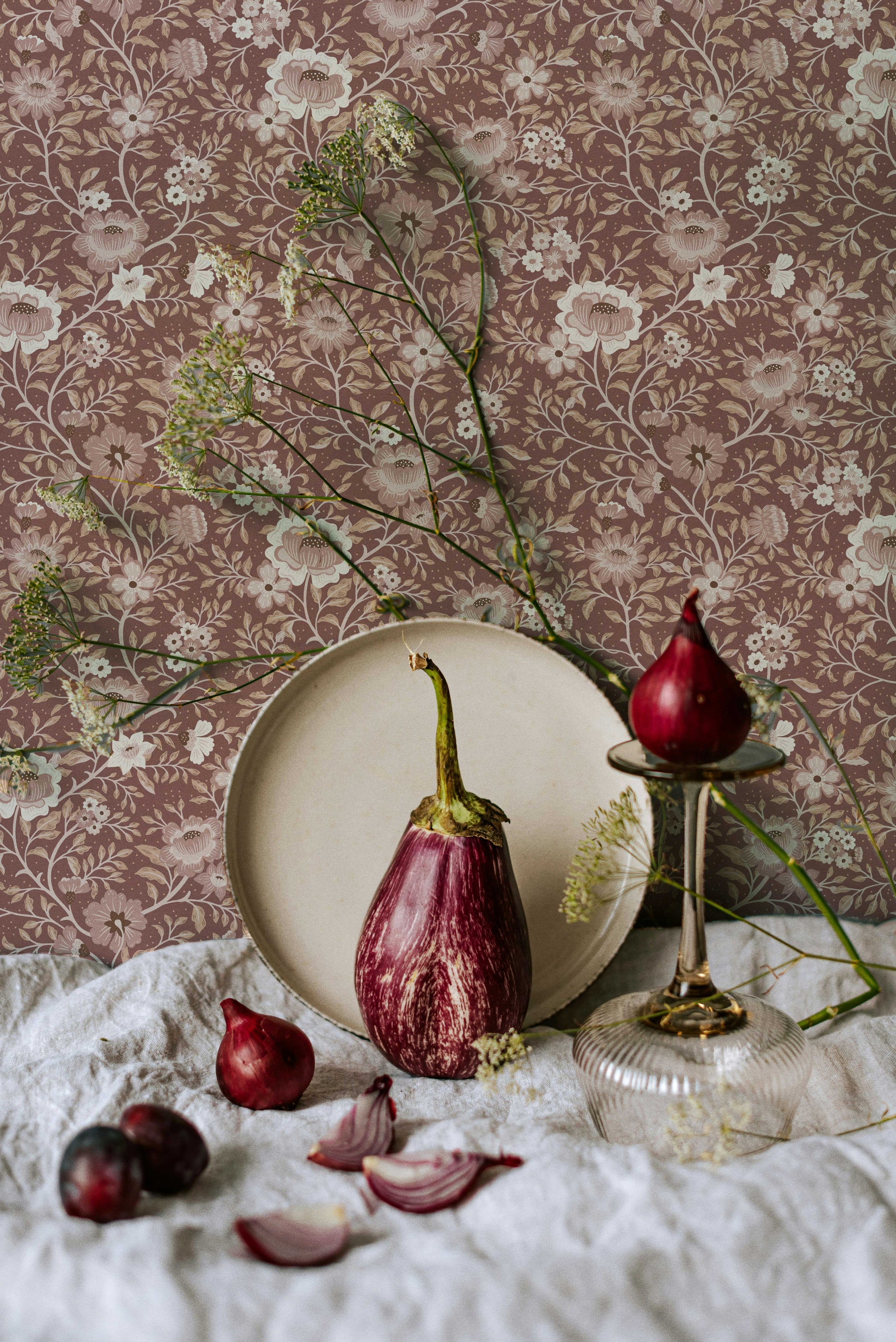 Annabelle Wallpaper in Plumwood Rose