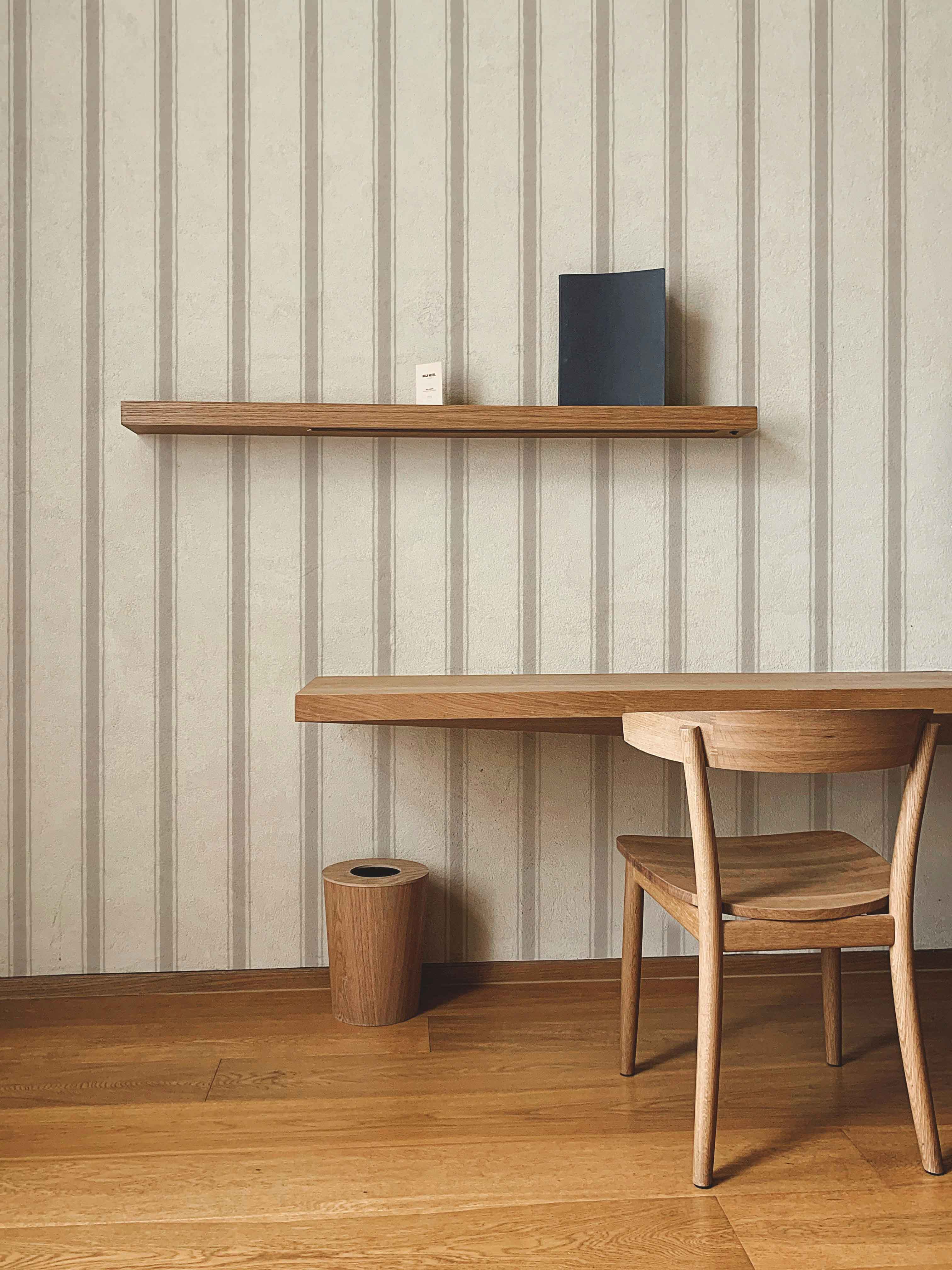 Moulding Line Wallpaper in Cool Taupe