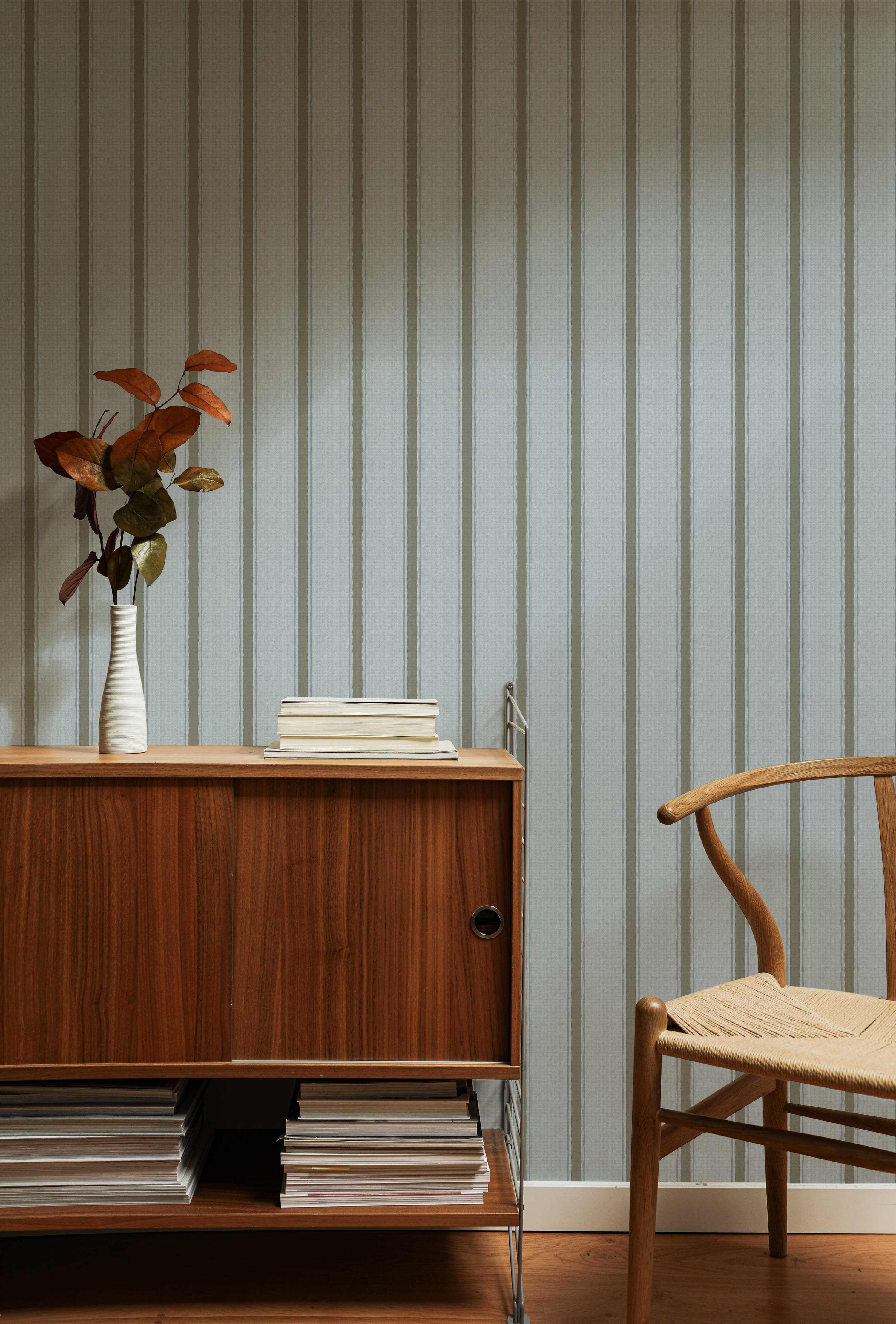 Moulding Line Wallpaper in Stone Blue