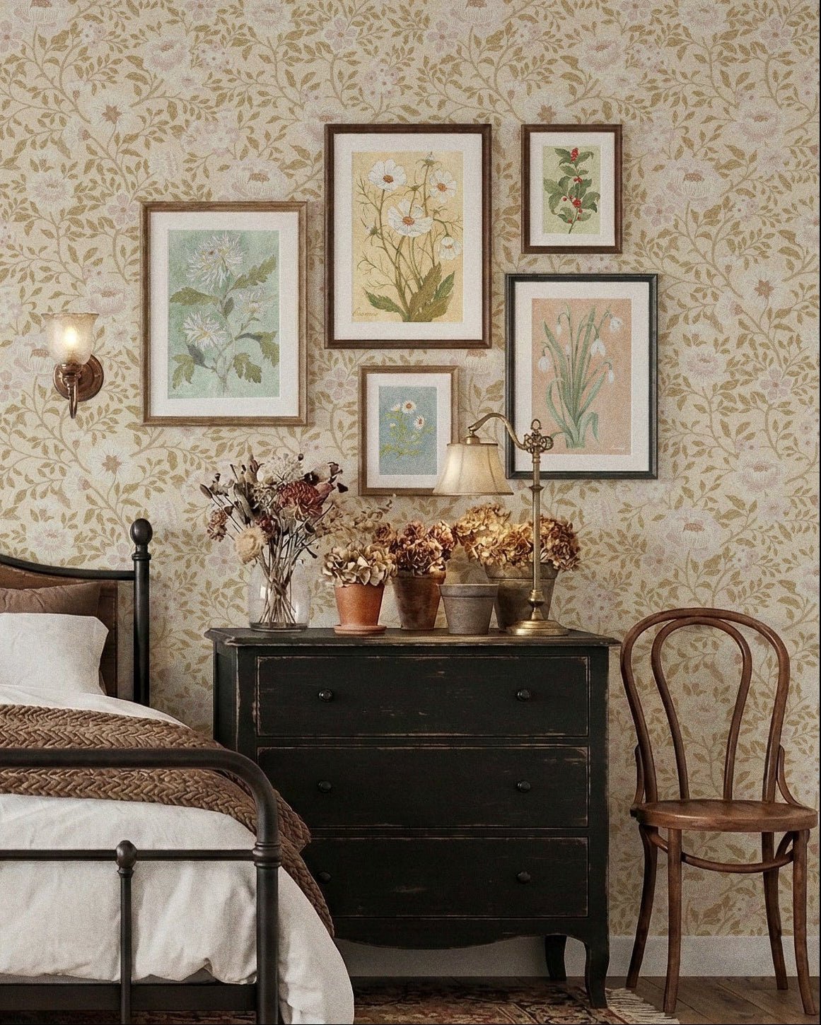 Annabelle Wallpaper in Antique Blush - Riverpine